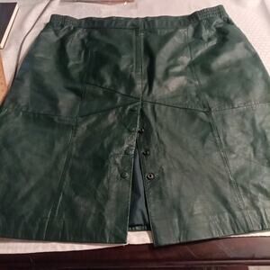 Adrian Jordan Green Genuine Leather Skirt Sz.26 Button Slit Front